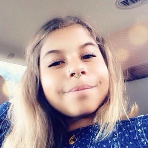 Meet your Posher, Saretta